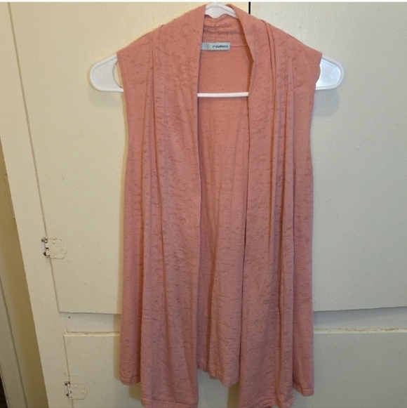 Maurices Peachy Pink Sleeveless Cardigan - Size Medium - Picture 3 of 3